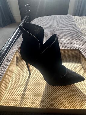 Elegant Black Pointed Stiletto Ankle Bootie